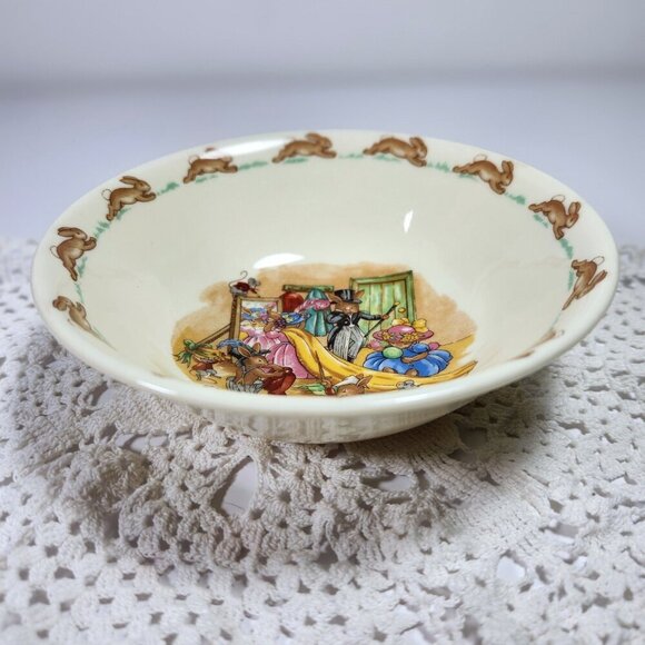 Royal Doulton Bunnykins 6" Bone China Cereal Soup Fruit Bowl "Dressing Up" - Picture 1 of 8